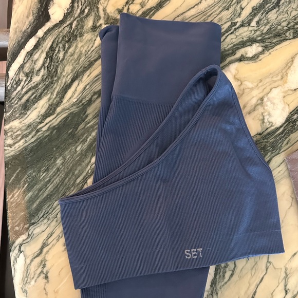 SET ACTIVE workout set - Picture 1 of 2